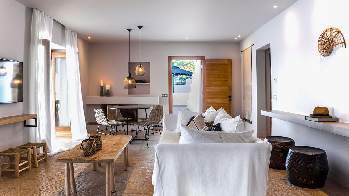 Three Bedroom Waterfront Villa Private Pool