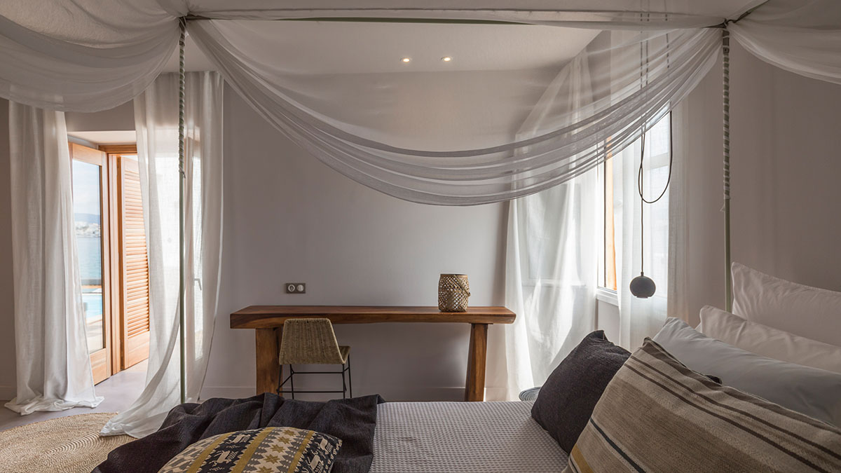 Three Bedroom Waterfront Villa Private Pool