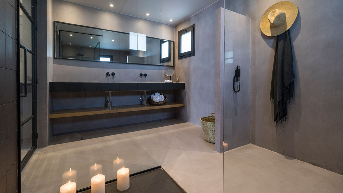 Three Bedroom Waterfront Villa Private Pool