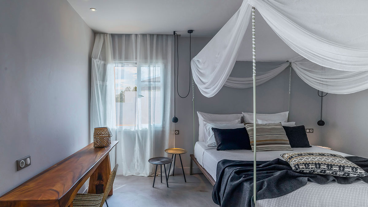 Three Bedroom Waterfront Villa Private Pool