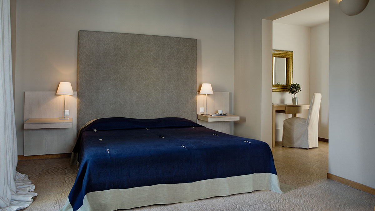 Superior Bungalow Waterfront with Reserved Sundeck