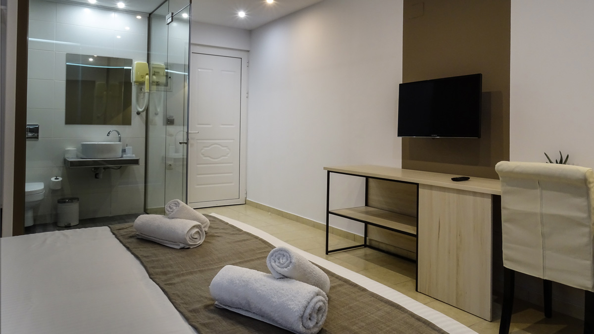 Luxury Garden View Room