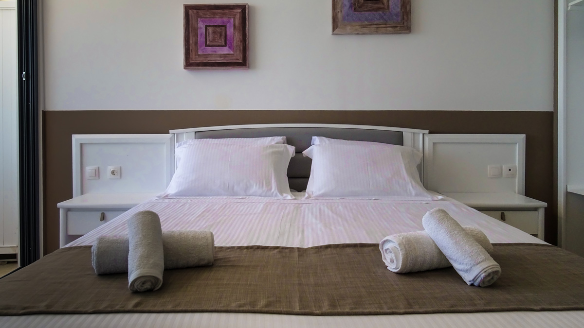 Luxury Garden View Room