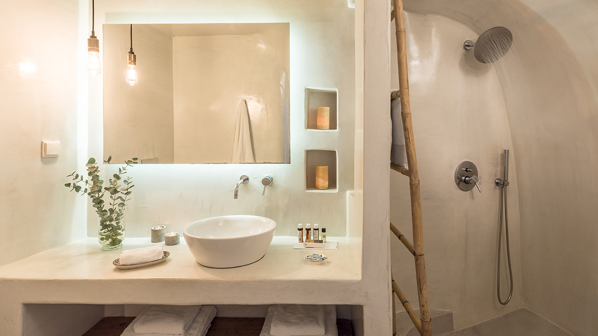 Honeymoon Suite with Outdoor Jacuzzi