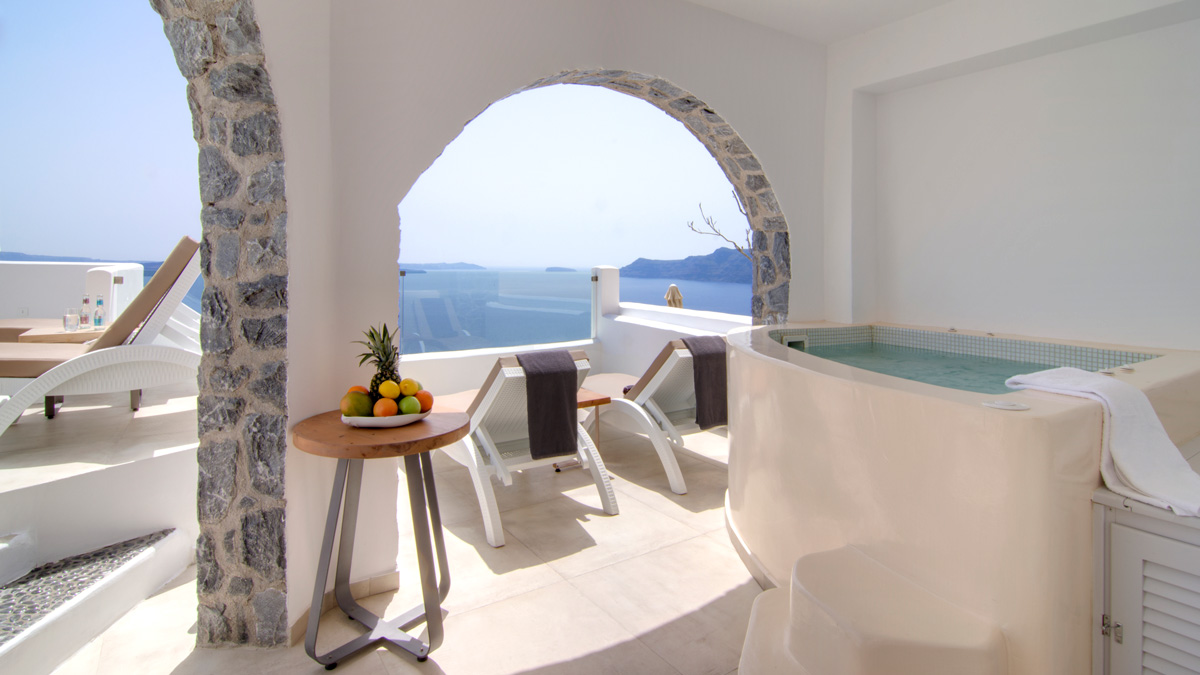 Prestige Suite with Outdoor Hot Tub Caldera View 