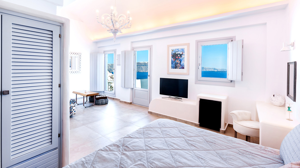 Master Suite with Outdoor Hot Tub Caldera View 