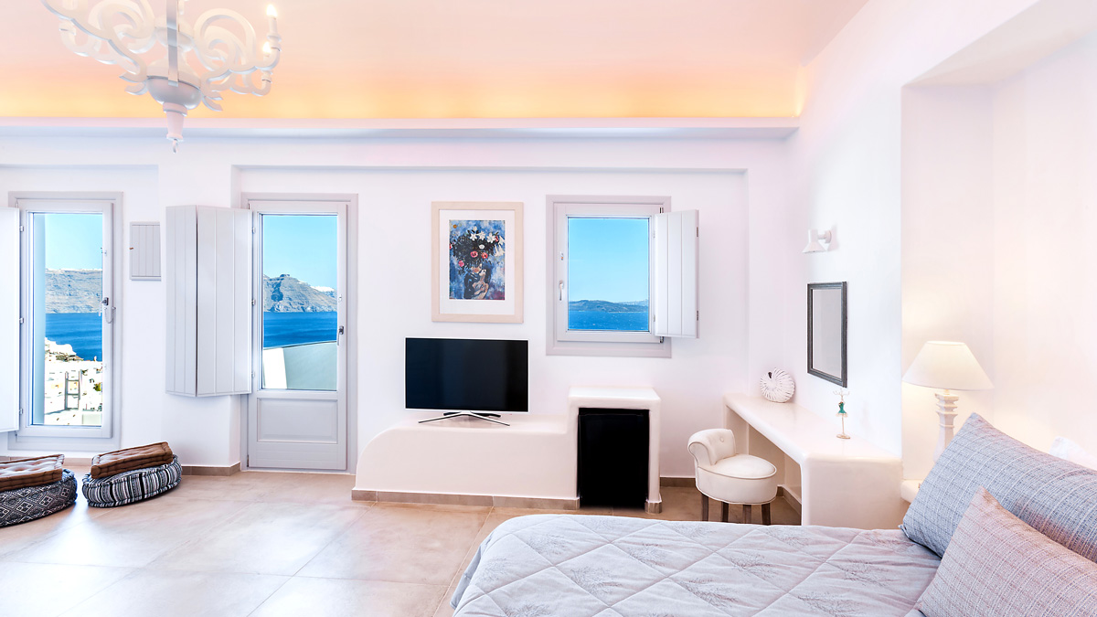 Master Suite with Outdoor Hot Tub Caldera View 