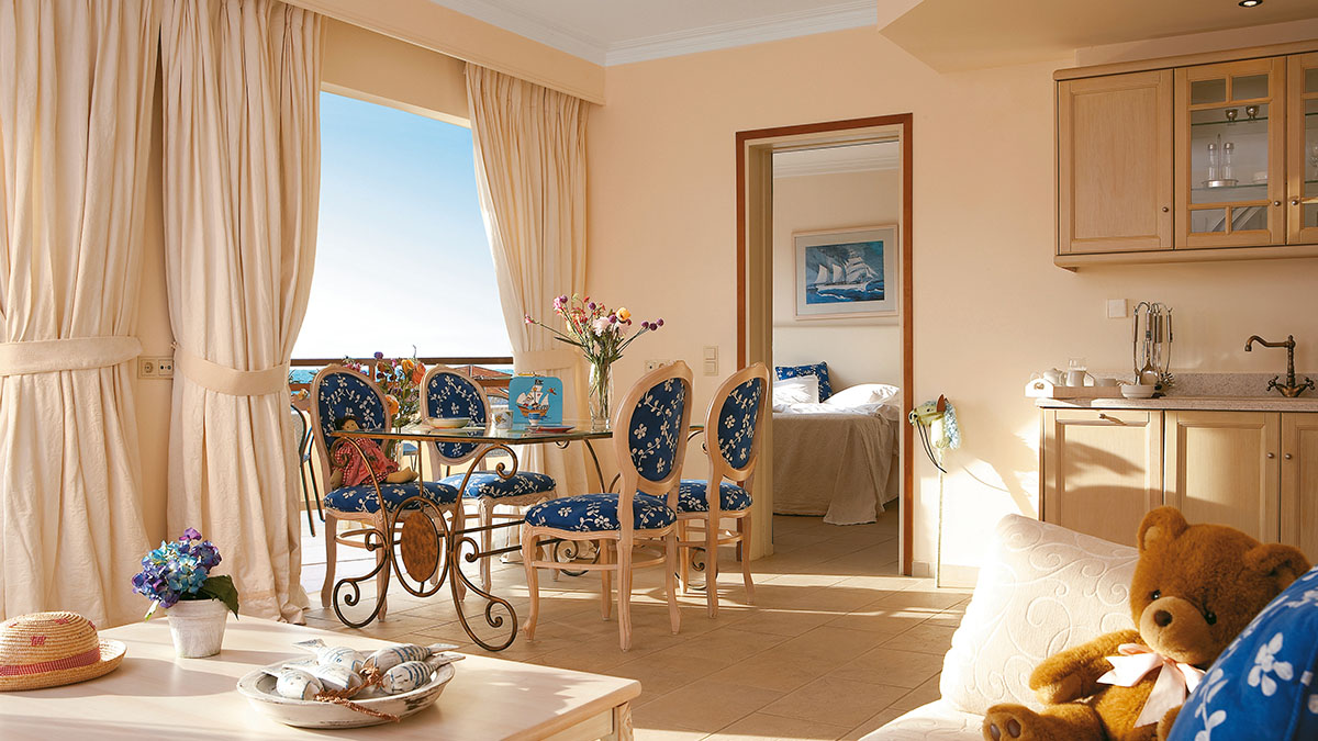 Marine Suite Deluxe Bungalow Suite with Jacuzzi Side Sea View