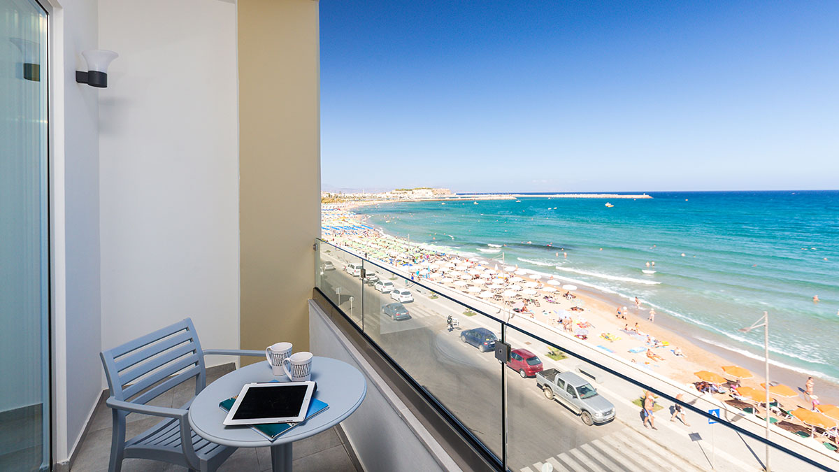 Deluxe Apartment Sea View on top floor