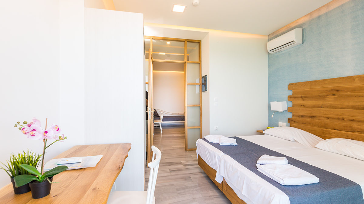 Deluxe Apartment Sea View on top floor