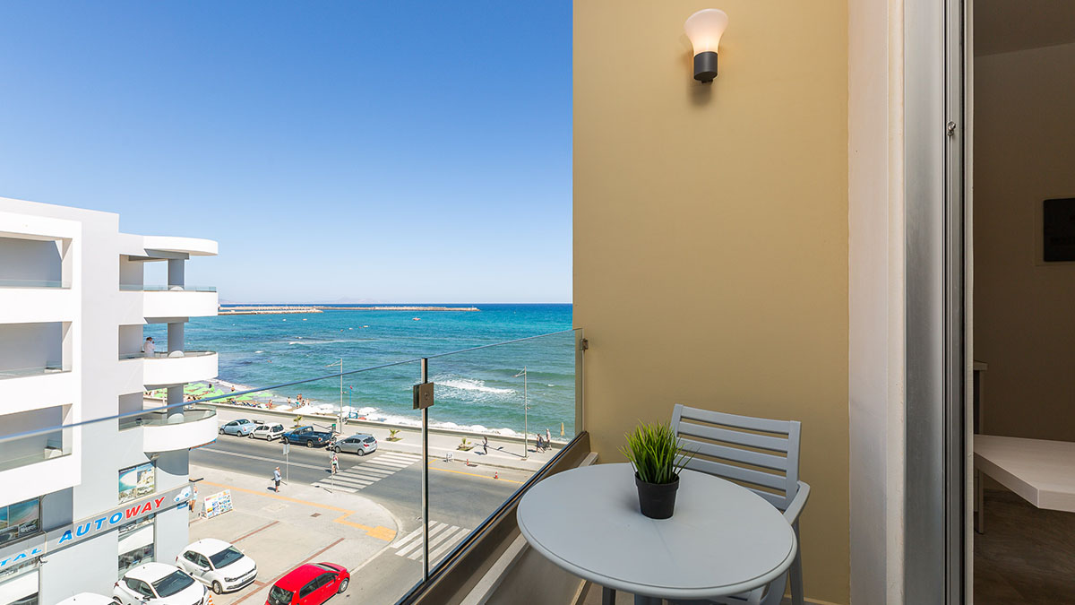 Junior Suite Side Sea View on top floor