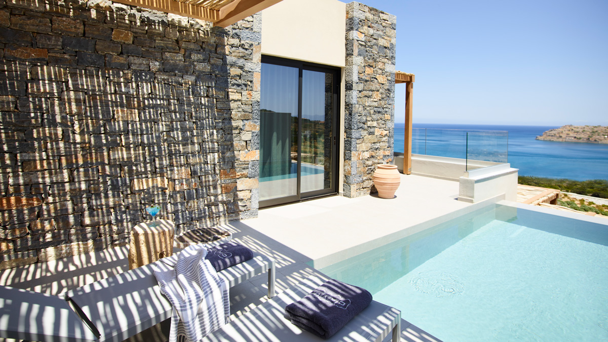 Executive Heated Pool Room Sea View